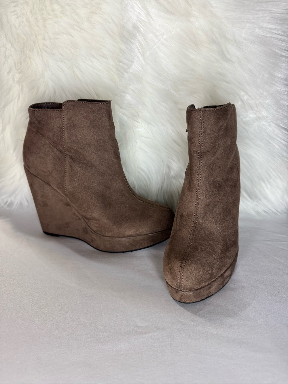 Forever 21 Y2K Taupe Suede Platform Wedge Ankle Booties